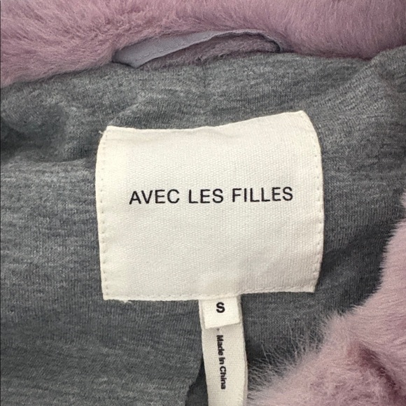 AVEC LES FILLES - Picture 3 of 6